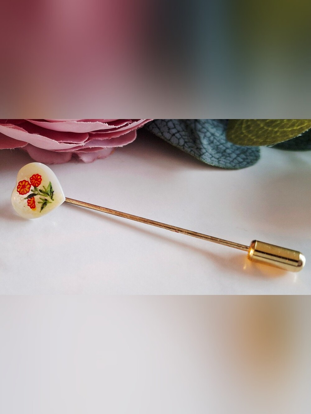 Vintage 80s 🤍✨️🌺White Jade Flower Heart Brooch Pin